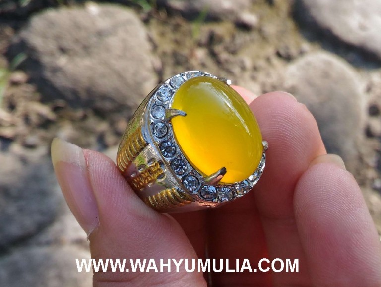 Batu Cincin Akik Warna Kuning Cerah (kode:402) - Wahyu Mulia