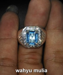 batu cincin swiss blue topaz warna biru muda dijual