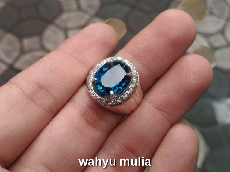 Batu Permata London Blue Topaz Natural Asli (kode:700) - Wahyu Mulia