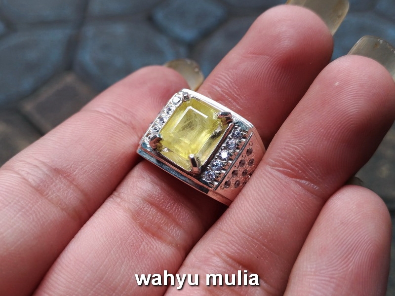  Batu  Permata Yellow Safir Yakut  Asli kode 727 Wahyu Mulia