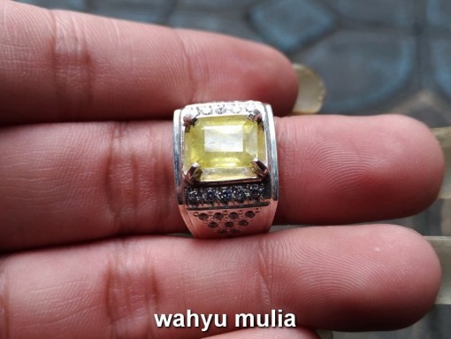 cincin batu akik yakut asli