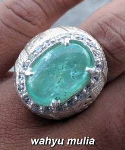 gambar batu emerald beryl zamrud jumbo kualitas bagus