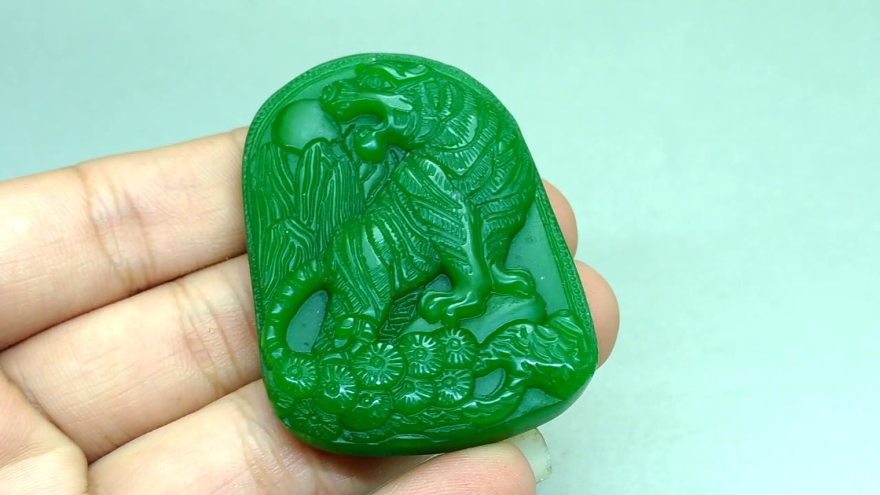 Kalung Batu Giok hijau Ukir macan harimau Asli Kode 984 