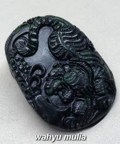 liontin batu black jade giok hitam ukir macan harimau asli tembus senter hijau_2