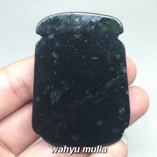 pendant batu giok black jade ukir naga natural ori yang bagus_3