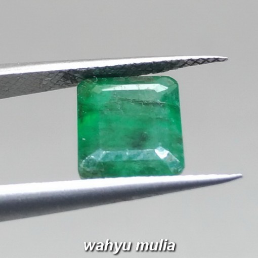 foto Batu Zamrud Emerald Beryl Kotak Hijau Asli kolombia afrika khasiat ciri jenis harga bagus_3
