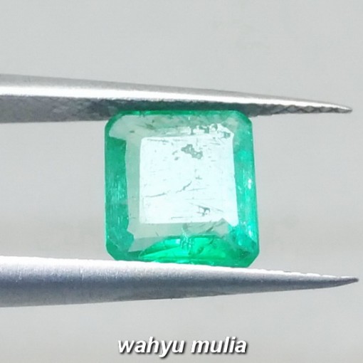 foto Batu Akik Jamrud Colombia Hijau Emerald Kotak asli natural palsu ciri khasiat harga memo sertifikat cincin liontin_2