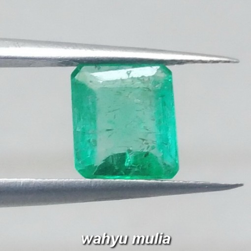 foto Batu Akik Jamrud Colombia Hijau Emerald Kotak asli natural palsu ciri khasiat harga memo sertifikat cincin liontin_4