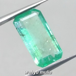 foto Batu Permata Emerald Zamrud Colombia Hijau Kotak HQ Asli ciri harga khasiat memo sertifikat_1