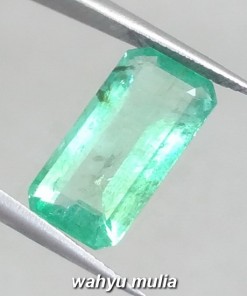 foto Batu Permata Emerald Zamrud Colombia Hijau Kotak HQ Asli ciri harga khasiat memo sertifikat_3