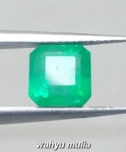 foto Batu Zamrud Colombia Hijau Emerald Kotak Asli ciri harga khasiat palsu natural memo sertifikat_2