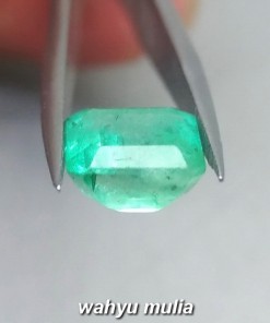 gambar Batu Permata Emerald Beryl Zamrud Colombia Kotak HQ Asli ciri khasiat harga jamrud bersertifikat memo_3