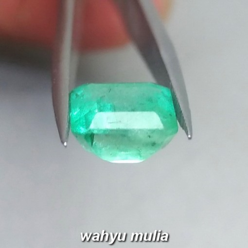 gambar Batu Permata Emerald Beryl Zamrud Colombia Kotak HQ Asli ciri khasiat harga jamrud bersertifikat memo_3