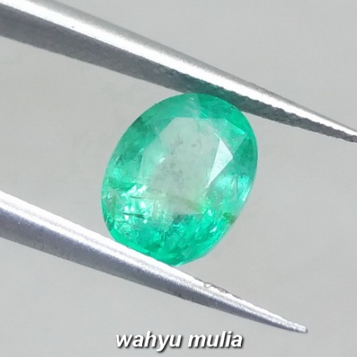 gambar Batu Permata Zamrud Kolombia Asli oval ciri harga khasiat hijau tua bening kristal_1