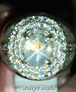 gambar jual cincin Batu White Safir Star Ceylon Putih bening Srilangka Asli natural bersertifikat silky milky kristal ciri harga khasiat birma kalimantan bagus _8