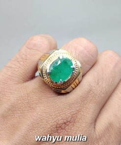 khasiat Batu Natural Emerald Beryl Zamrud Hijau oval asli berkhodam bersertifikat ciri harga jenis manfaat gambar_4