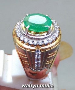 photo jual Cincin Permata Batu Natural Emerald Beryl Zamrud oval asli bersertifikat bagus hijau tua colombia kalimantan khasiat ciri jenis harga_3