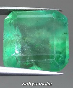 Foto Batu Permata Hijau Green Fluorite Rasa Zamrud Besar Asli bersertifikat arti ciri manfaat harga membedakan asal_4