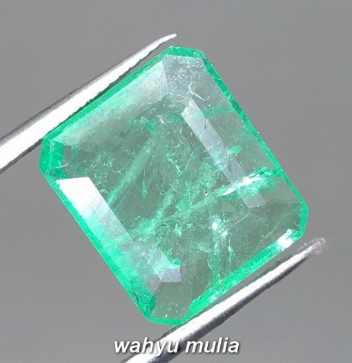 Gambar Batu Natural Emerald Beryl Zamrud Kolombia Kotak Asli bersertifikat rusia persegi cewek cowok ciri harga khasiat hijau tua muda kristal_2