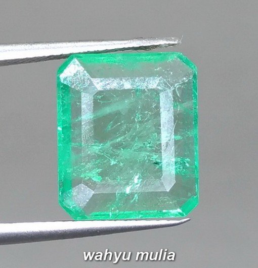 Gambar Batu Natural Emerald Beryl Zamrud Kolombia Kotak Asli bersertifikat rusia persegi cewek cowok ciri harga khasiat hijau tua muda kristal_4