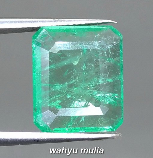 Gambar Batu Natural Emerald Beryl Zamrud Kolombia Kotak Asli bersertifikat rusia persegi cewek cowok ciri harga khasiat hijau tua muda kristal_7