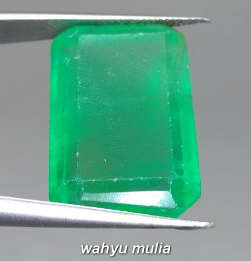 gambar Batu Natural Green Fluorite Hijau Rasa Zamrud Jumbo Asli bersertifikat berkhasiat berenergi tentang jenis harga manfaat_4