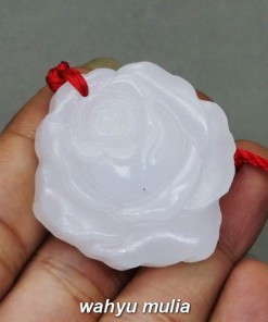 harga Pendant Batu Giok Putih Tali Merah Ukir Bunga Mawar Asli bersertifikat natural salju cina korea penyembuhan penyakit_2