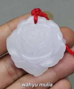 harga Pendant Batu Giok Putih Tali Merah Ukir Bunga Mawar Asli bersertifikat natural salju cina korea penyembuhan penyakit_5