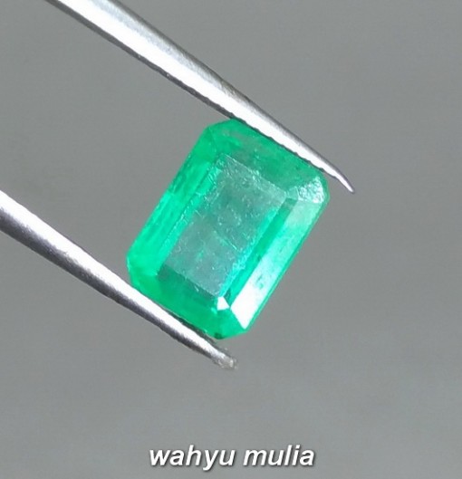 manfaat Batu Hijau Zamrud Kolombia Emerald Beryl Kotak Asli berenergi berkhodam berkhasiat harga ciri jenis asal _1