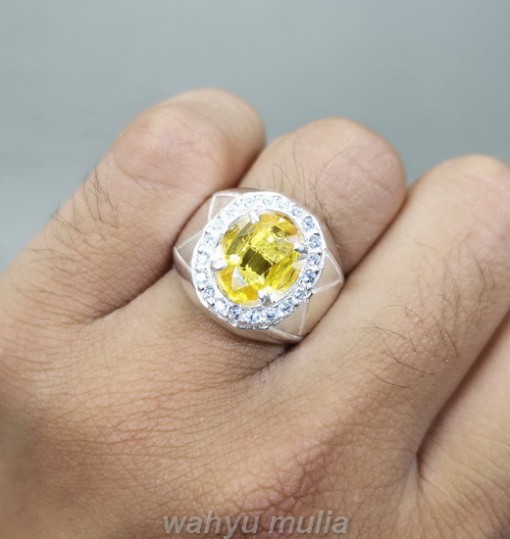 Batu Akik Natural Yakut Yellow Safir Kristal Asli yang bagus bersertifikat